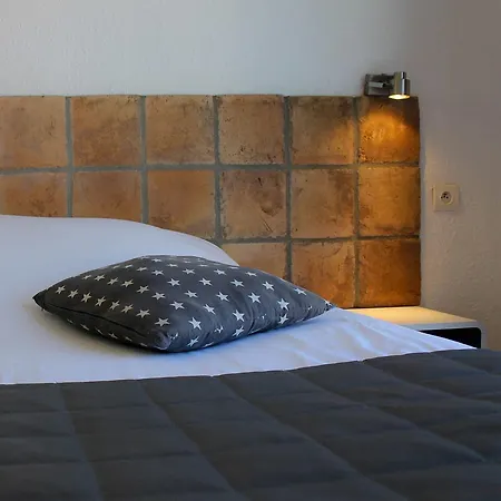 Laurence Hotel 2*